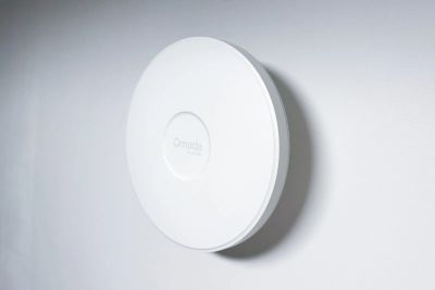 TP-LINK držák s kabelovou krytkou pro EAP řady 6x a 7x, na stěnu nebo strop, bílý