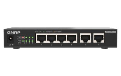 QNAP switch QSW-2104-2T-R2 (4x 2,5GbE RJ45 a 2x 10GbE RJ45)
