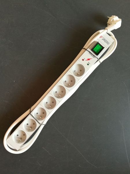 MAXBERT PDU 7x230V,1 U,19",P,V