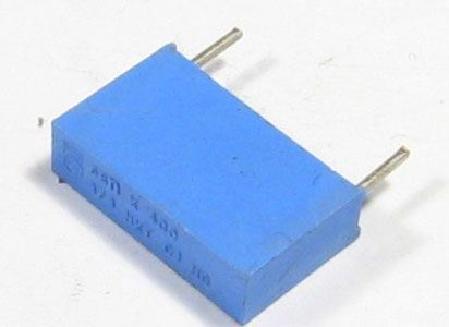 Kondenzátor svitkový 68N/400V MKT Philips radiální, RM16mm