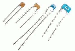 Kondenzátor keramický 4N7/50V mono X7R rm5 C