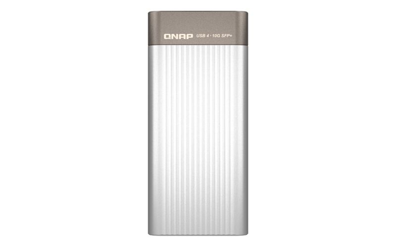 QNAP QNA-UC10G1SF- adaptér USB-C 4 (podpora Thunderbolt 3 a 4) na 10GbE SFP+ (pasivní chlazení)