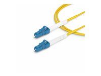 Startech 10m (32.8ft) LC to LC (UPC) OS2 Single Mode Simplex Fiber Optic Cable, 9/125µm, Laser Optimized, 40G/100G, Bend Insensitive, Low Insertion Loss - LSZH Fiber Patch Cord (SPSMLCLC-OS2-10M) - Patch kabel - jednoduchý režim LC/UPC (M) do jednoduchý režim LC/UPC (M) - 10 m - 10 m - 2 mm - optické vlákno - simplex - 9 / 125 mikron - OS1/OS2 - neobsahuje halogen, pasivní, dvousmerný - žlutá
