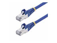 Patch kabel - RJ-45 (M) do RJ-45 (M) - 1 m - 5.6 mm - S/FTP - 50 mikronů - CAT 5/5e/6/6a/8 - IEEE 802.3bt/IEEE 802.3ba - neobsahuje halogen, pasivní, provedení bez hrbolků - modrá