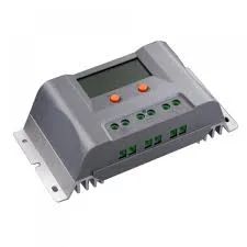 Solární regulátor SOLARFAM MPPT 12V / 15A