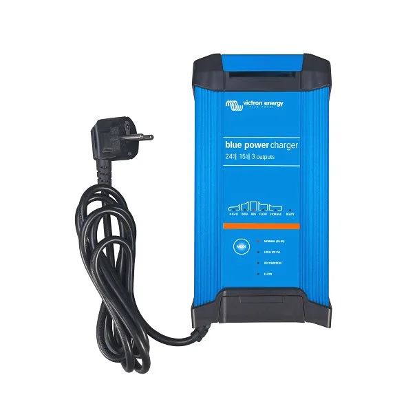 Chytrá nabíječka baterií BlueSmart 12V/15A (1) IP22