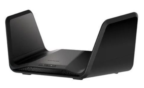 Netgear 5PT tri-band 8-stream AX6600 router