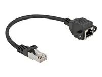 Síťový prodlužovací kabel - RJ-45 (M) do RJ-45 (F) šroubovací - 25 cm - S/FTP - CAT 6a - bootovaný, neobsahuje halogen, provedení bez hrbolků - černá